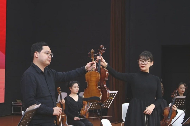 国韵芬芳 — 2024年高雅艺术进校园河南交响乐团走进我们举办专场音乐会