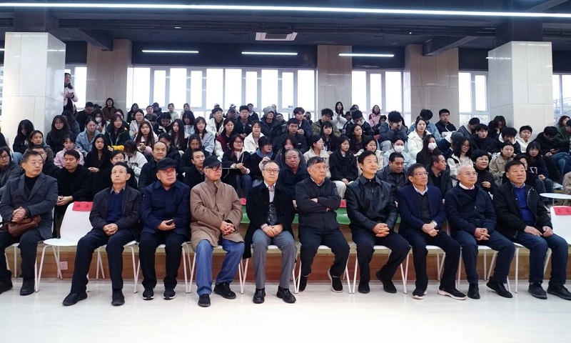 励志丹青——刘德山美术作品展在BV1946伟德举行