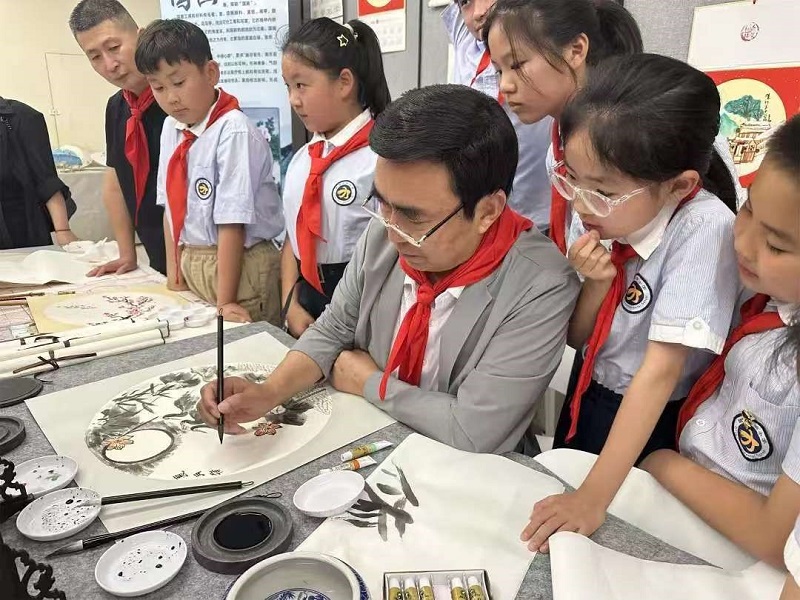 我们校长石品应邀出席中牟新区（中牟县）  教育大会并作主旨发言