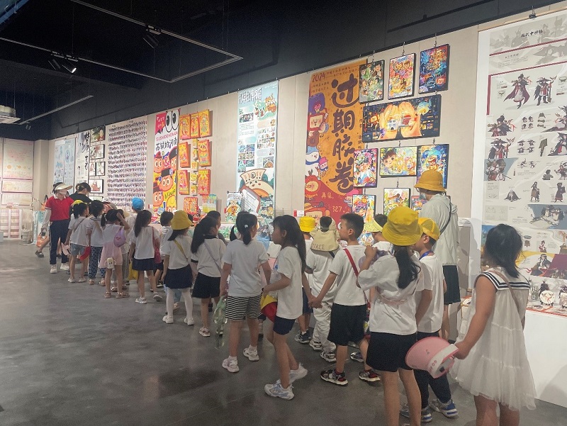 我们校长石品应邀出席中牟新区（中牟县）  教育大会并作主旨发言