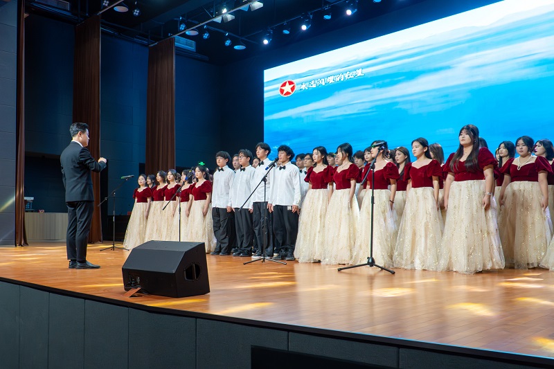 追忆峥嵘岁月 点燃青春理想  我们隆重举行纪念一二·九运动89周年合唱比赛