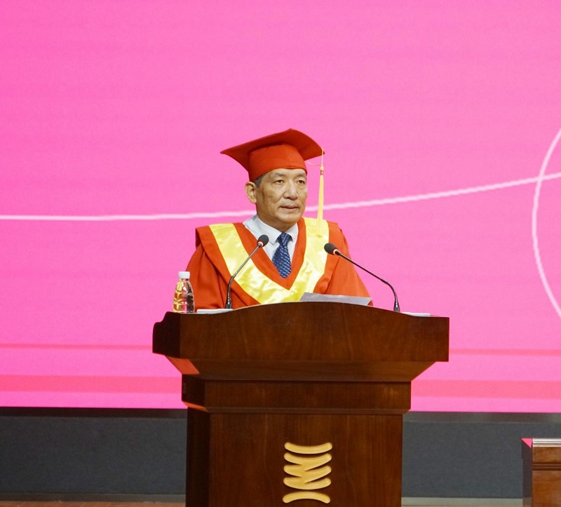 我们隆重举行2024届毕业生毕业典礼