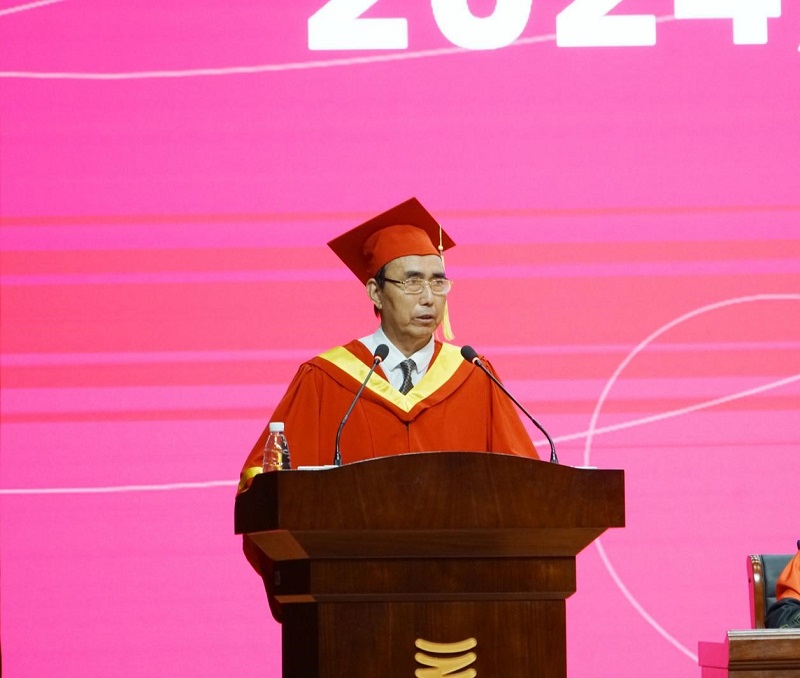 我们隆重举行2024届毕业生毕业典礼