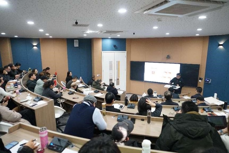 我们召开高级职称专任教师2024年度岗位业绩述职会