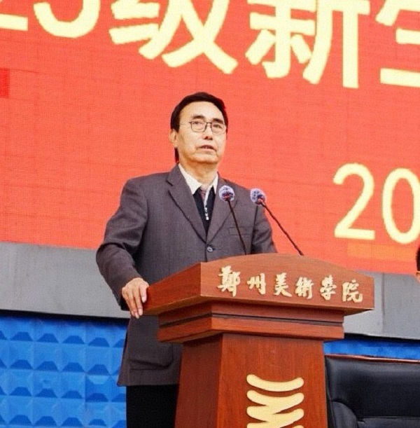 以迷彩绘青春 以担当赴征程  BV1946伟德2025级新生军训动员大会隆重举行