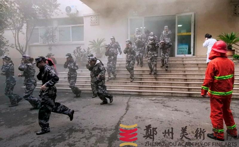 筑牢安全防线，守护校园平安——我们2025级学生消防安全教育系列活动圆满落幕