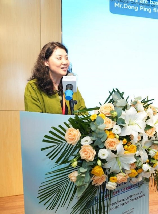 我们石品校长等参加在郑州大学举办的“第七届文学、艺术与人文发展国际学术会议” 我们石品校长等参加在郑州大学举办的“第七届文学、艺术与人文发展国际学术会议”