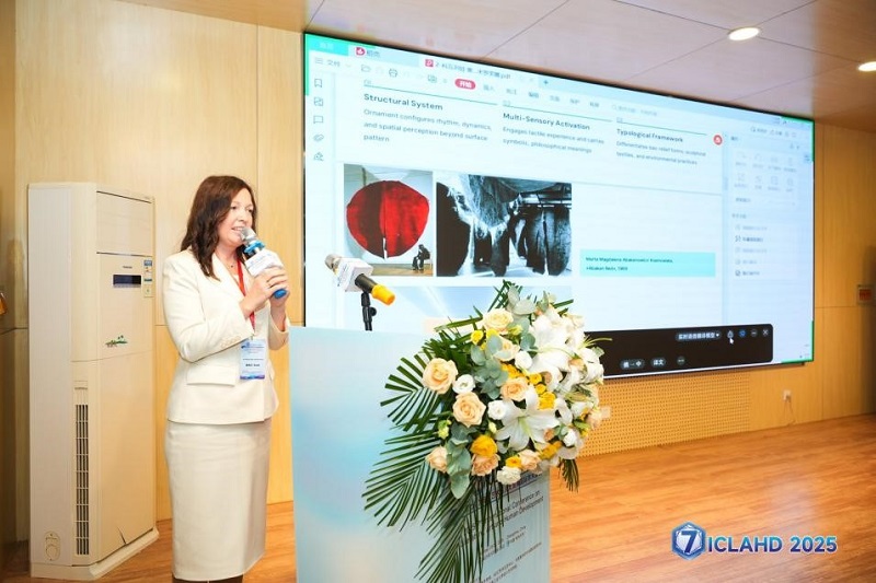 我们石品校长等参加在郑州大学举办的“第七届文学、艺术与人文发展国际学术会议” 我们石品校长等参加在郑州大学举办的“第七届文学、艺术与人文发展国际学术会议”