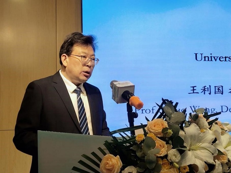 我们石品校长等参加在郑州大学举办的“第七届文学、艺术与人文发展国际学术会议” 我们石品校长等参加在郑州大学举办的“第七届文学、艺术与人文发展国际学术会议”