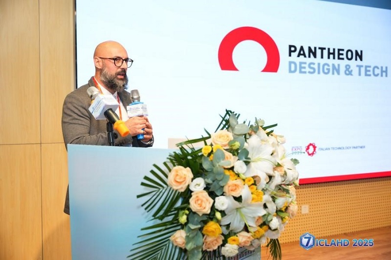 我们石品校长等参加在郑州大学举办的“第七届文学、艺术与人文发展国际学术会议” 我们石品校长等参加在郑州大学举办的“第七届文学、艺术与人文发展国际学术会议”