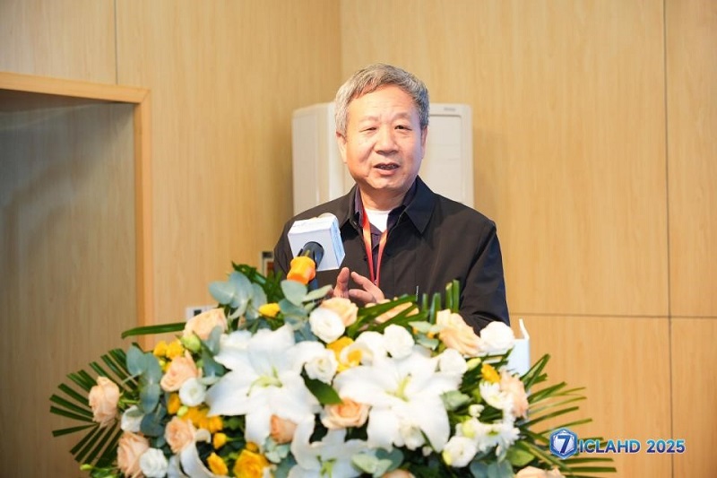 我们石品校长等参加在郑州大学举办的“第七届文学、艺术与人文发展国际学术会议” 我们石品校长等参加在郑州大学举办的“第七届文学、艺术与人文发展国际学术会议”