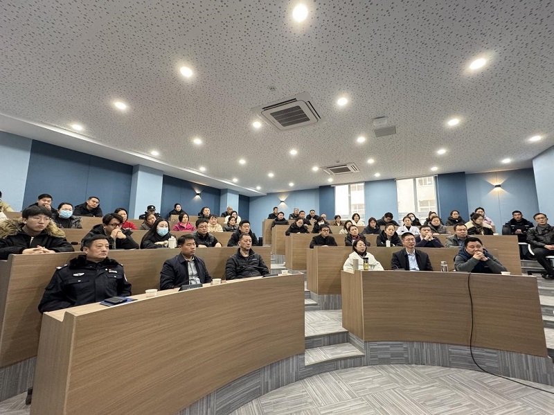 我们举行校园极端事件预防与处置专题讲座