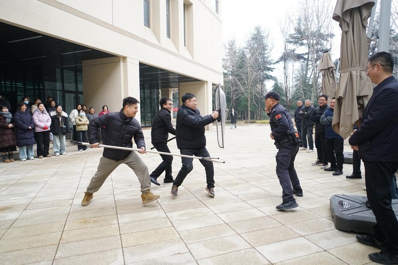我们举行校园极端事件预防与处置专题讲座