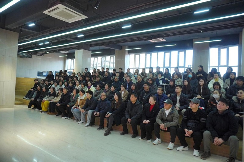 我们组织教职工集中收看教育家精神2025年巡回宣讲活动