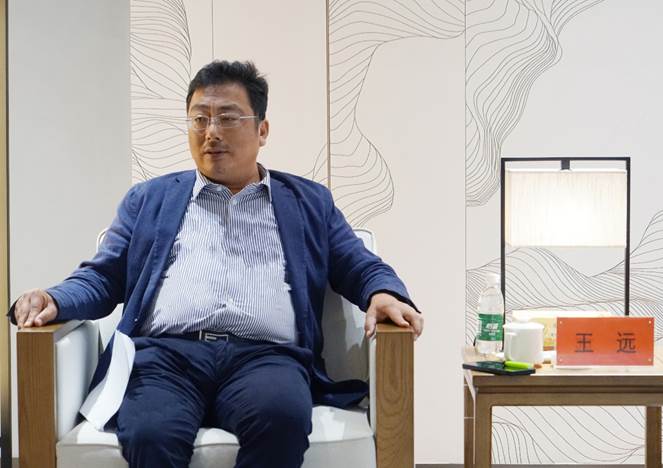 我们举行俄罗斯国立工艺美术大学国际交流合作签约暨客座教授聘任仪式