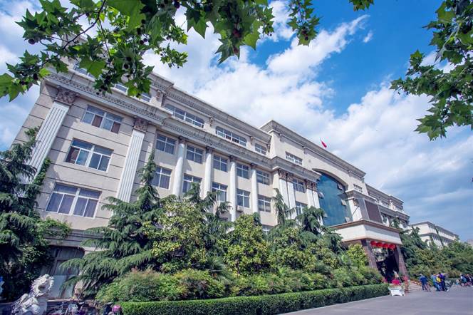 我们举行俄罗斯国立工艺美术大学国际交流合作签约暨客座教授聘任仪式