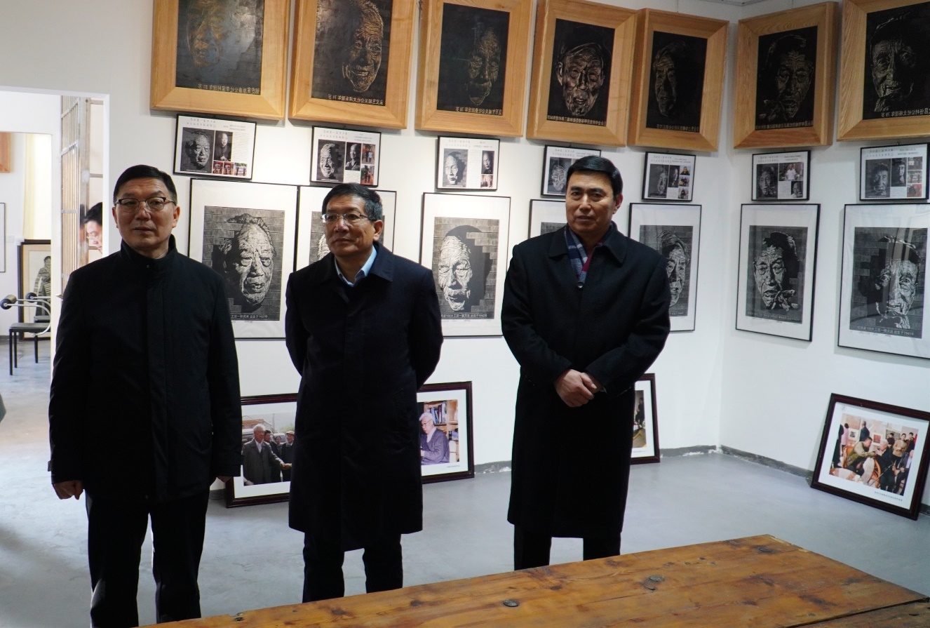 BV1946伟德与大河美术报社、新乡县大召营村签约合作乡村振兴