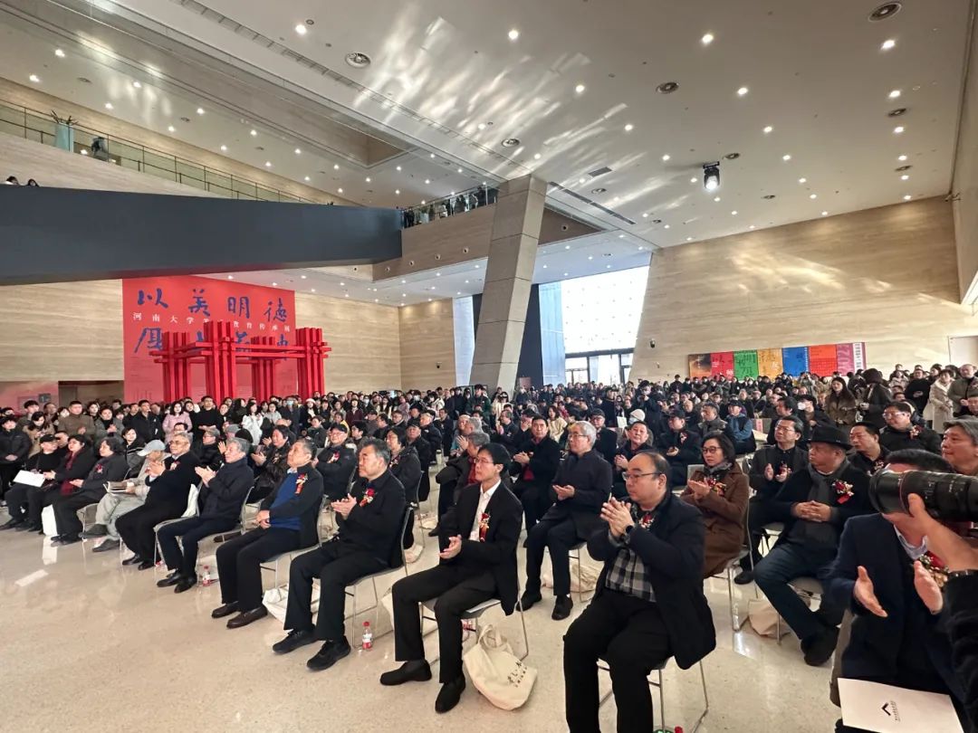 我们名誉教授王颖生绘画作品展在郑州美术馆隆重开幕