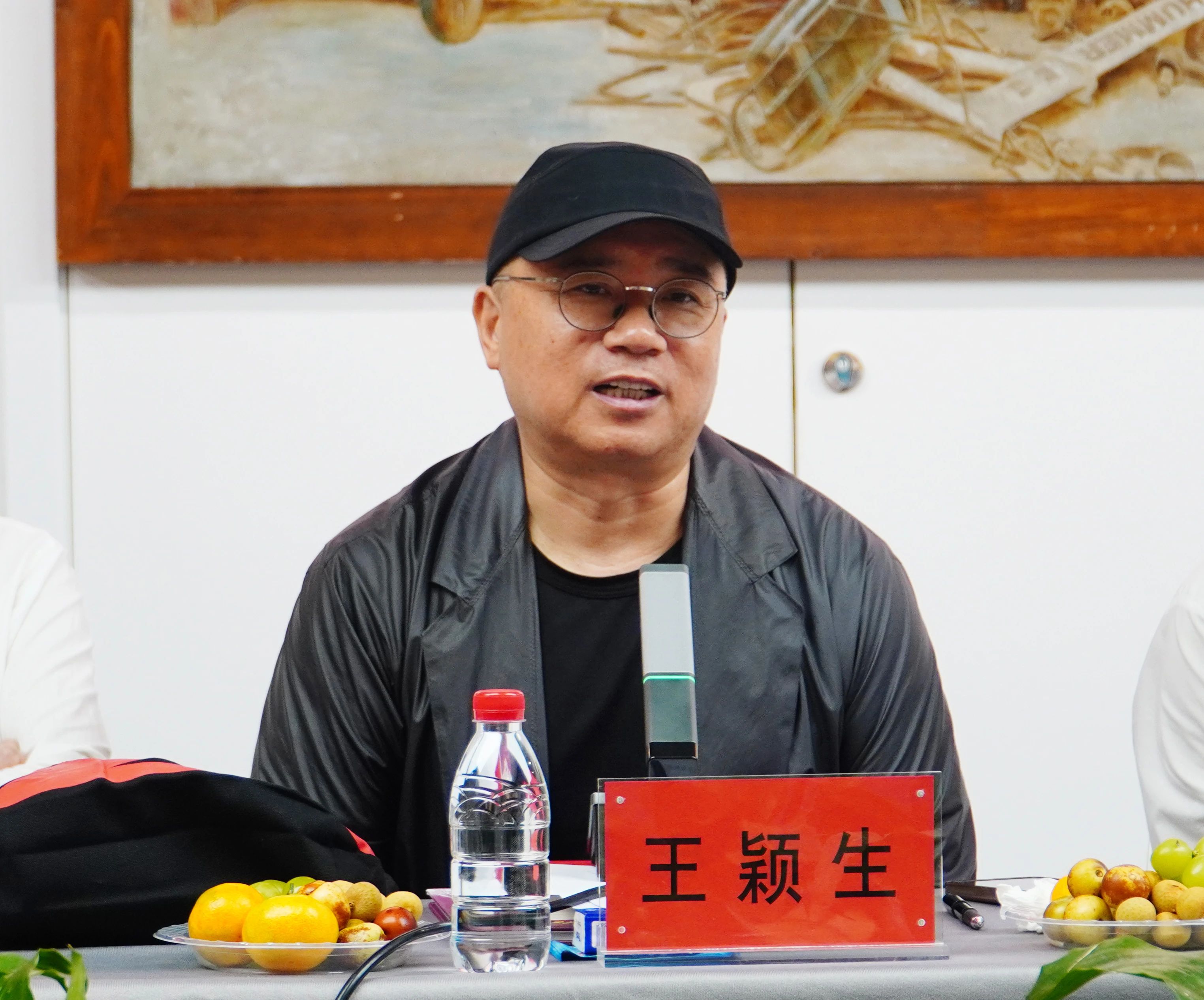 我们名誉教授王颖生绘画作品展在郑州美术馆隆重开幕