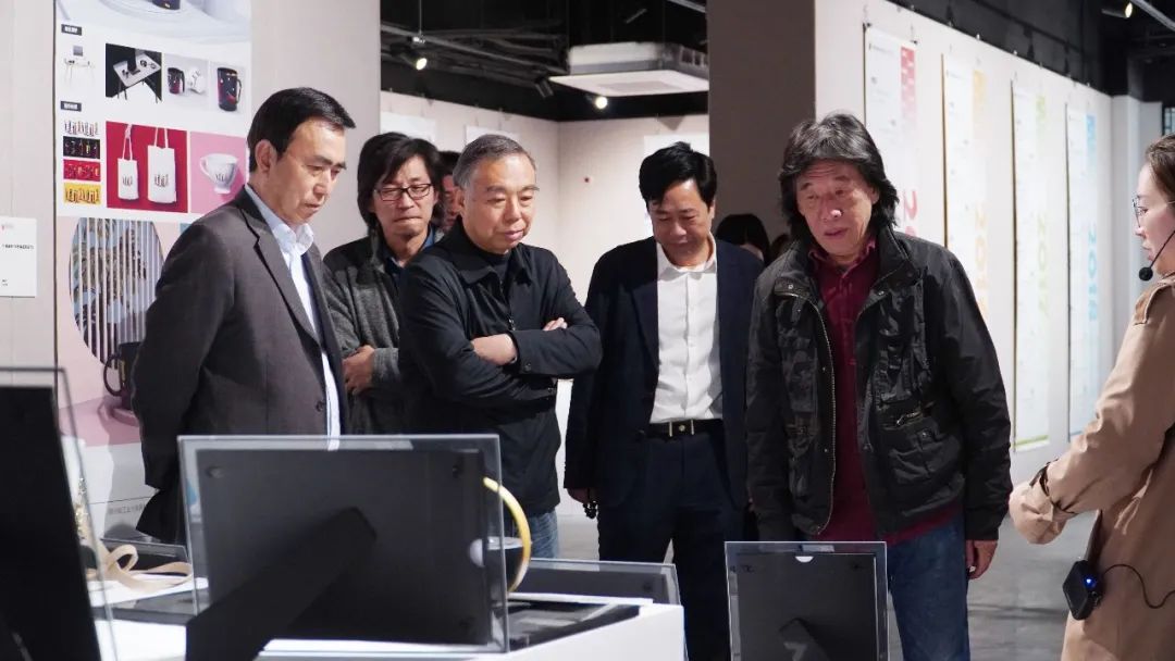 河南省美术馆馆长于会见一行莅临我们调研指导工作
