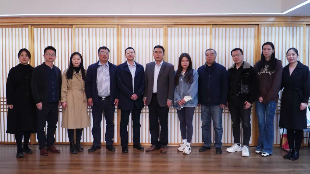 我们与河南田野文化艺术有限公司共建省级大学生校外实践教育基地揭牌