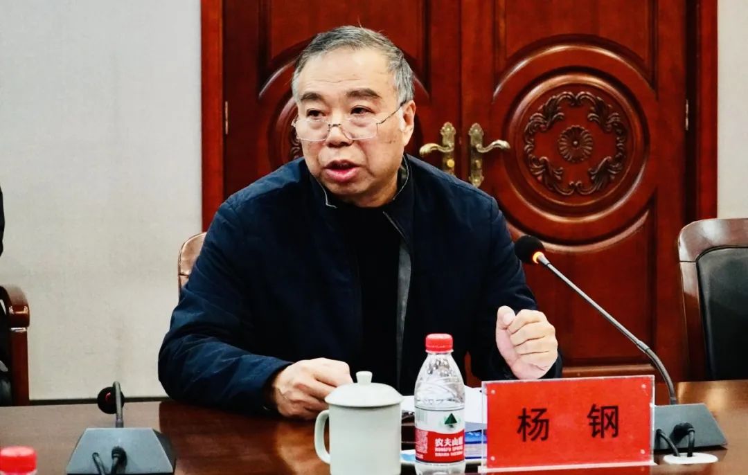 河南省教育厅高教处处长张水潮一行莅临我们调研指导工作