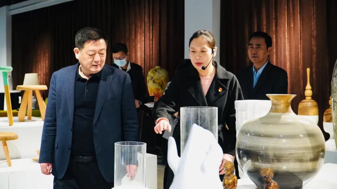 河南省教育厅高教处处长张水潮一行莅临我们调研指导工作