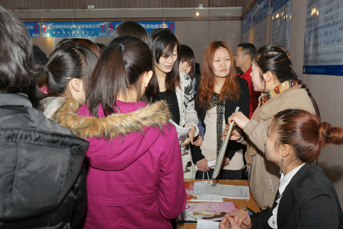 千里寻马 寻千里马——我们成功举办2011届毕业生供需见面会 千里寻马 寻千里马——我们成功举办2011届毕业生供需见面会