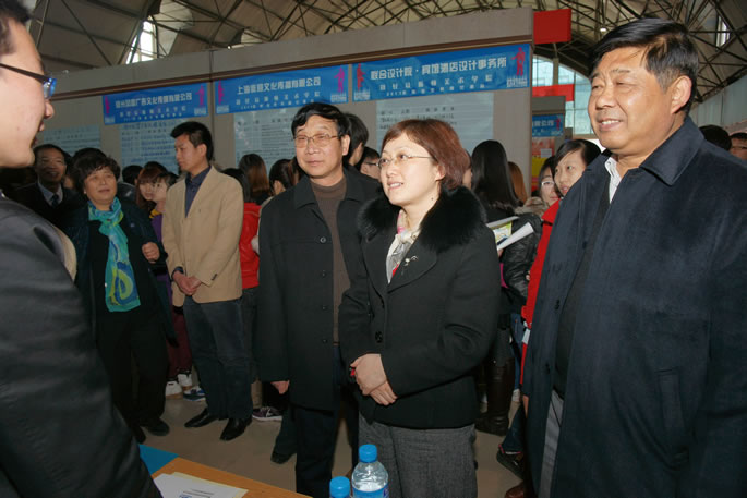 千里寻马 寻千里马——我们成功举办2011届毕业生供需见面会 千里寻马 寻千里马——我们成功举办2011届毕业生供需见面会