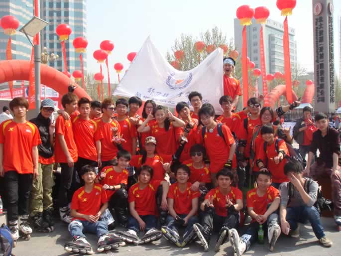 服务无声 精彩无限——我们志愿者参加第六届郑开马拉松大赛服务工作 服务无声 精彩无限——我们志愿者参加第六届郑开马拉松大赛服务工作