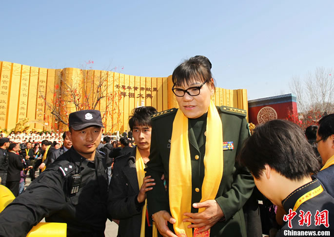 我们志愿者参加壬辰年拜祖大典服务工作