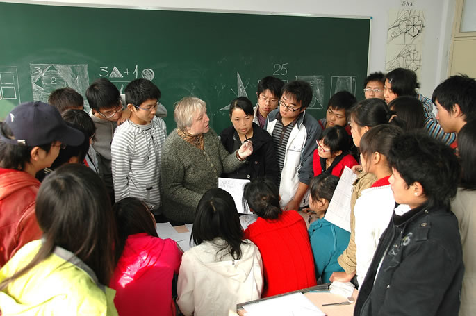 我们再次荣膺郑州市“涉外工作先进单位”称号 我们再次荣膺郑州市“涉外工作先进单位”称号