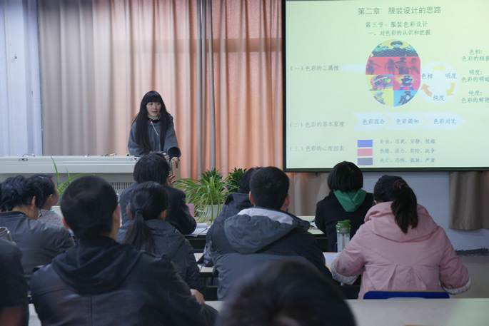 我们成功举办第三届多媒体课件比赛(决赛) 我们成功举办第三届多媒体课件比赛(决赛)