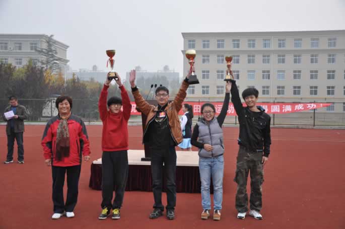 我们第二届田径运动会圆满落幕 我们第二届田径运动会圆满落幕