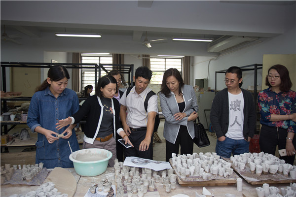 台湾亚太创意技术学院练卜鸣副主任一行莅临我们参观访问