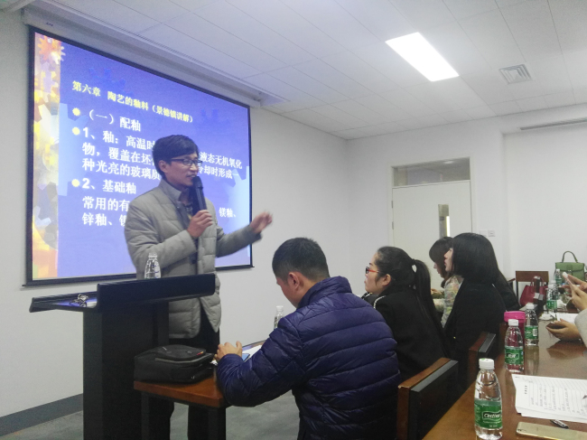 助推践行素质教育—郑东新区中小学美术教师一行参观我们造型艺术系