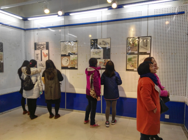 助推践行素质教育—郑东新区中小学美术教师一行参观我们造型艺术系