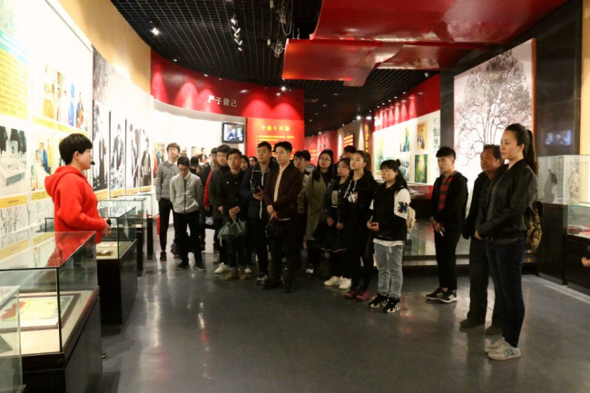 把泪焦桐 千顷澄碧—我们青年党团员代表赴“焦裕禄纪念园”开展学习活动 把泪焦桐 千顷澄碧—我们青年党团员代表赴“焦裕禄纪念园”开展学习活动