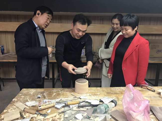 省招生办主任朱玉山一行来我们视察工作