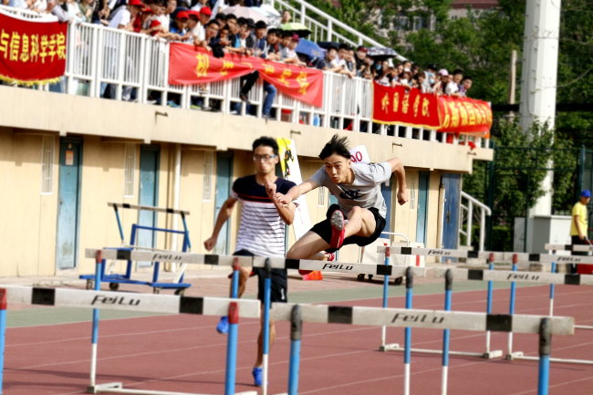  凯奏青春旋律，演绎阳光体育 —轻院运动会易斯顿再创佳绩