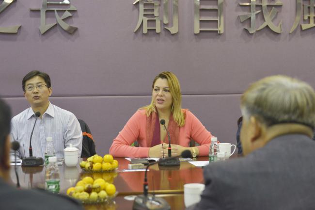 罗马尼亚考察团一行对我们进行友好访问 罗马尼亚考察团一行对我们进行友好访问