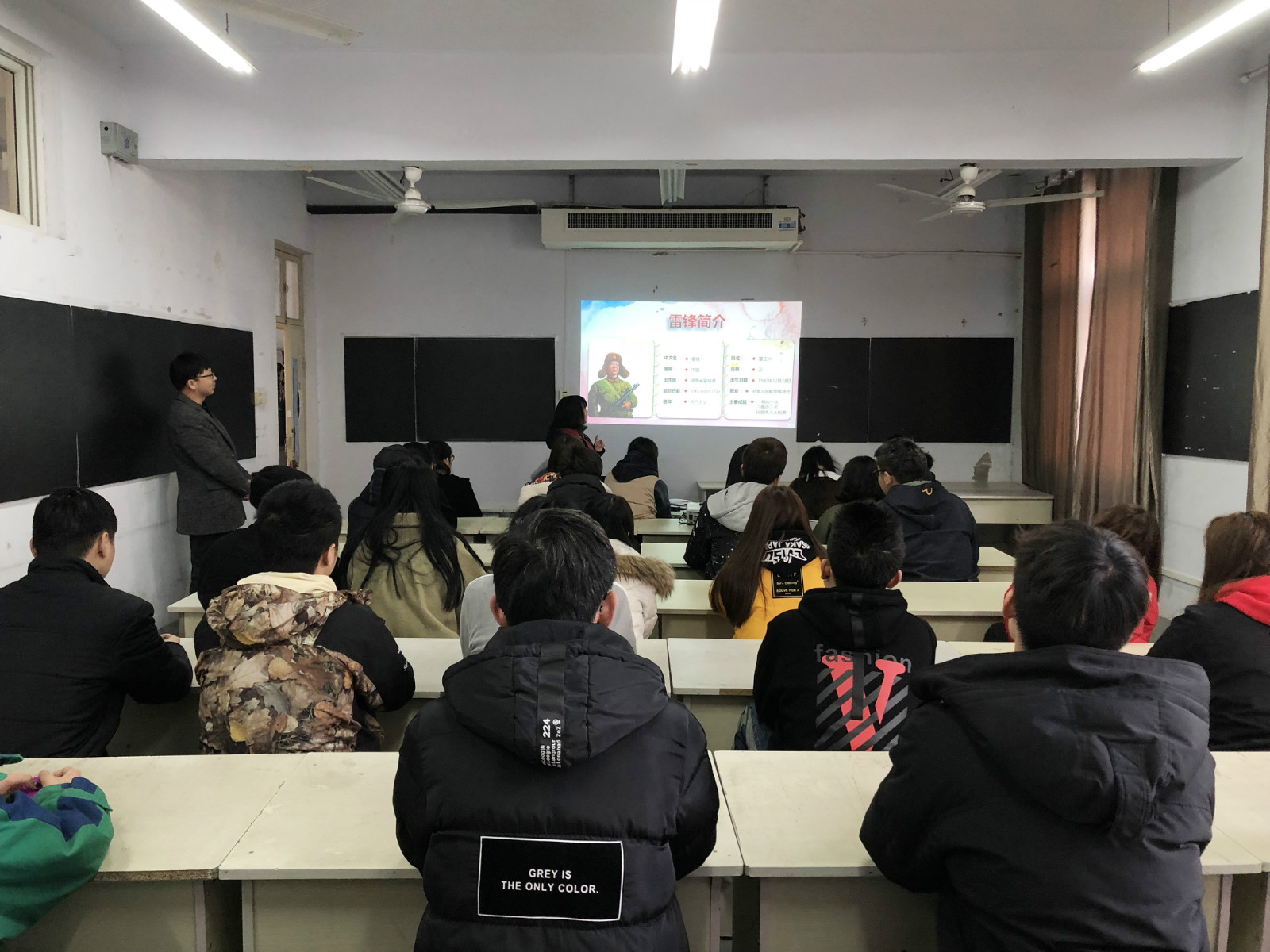 新时代  新青年 ——我们2018年“学雷锋”主题活动月纪实