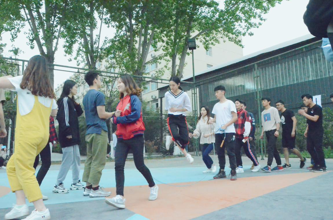 “绳”采飞扬——跳大绳比赛