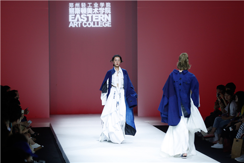 “肆世”· 我们毕业作品发布会亮相中国国际大学生时装周