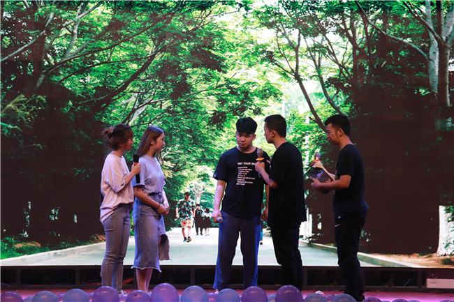 情系易院 扬帆起航 ——2018届毕业晚会中师生惜别 再道珍重 情系易院 扬帆起航 ——2018届毕业晚会中师生惜别 再道珍重