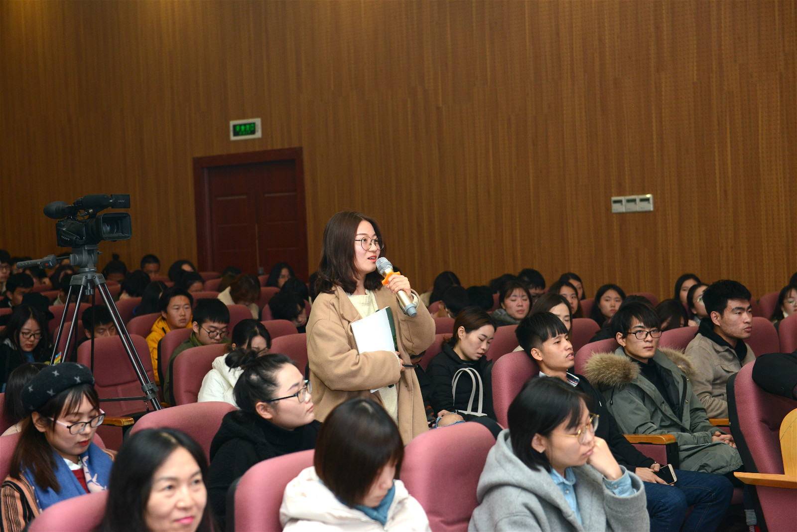 教育部高等学校设计学类专业教学指导委员会副主任林家阳教授 到我们指导讲学