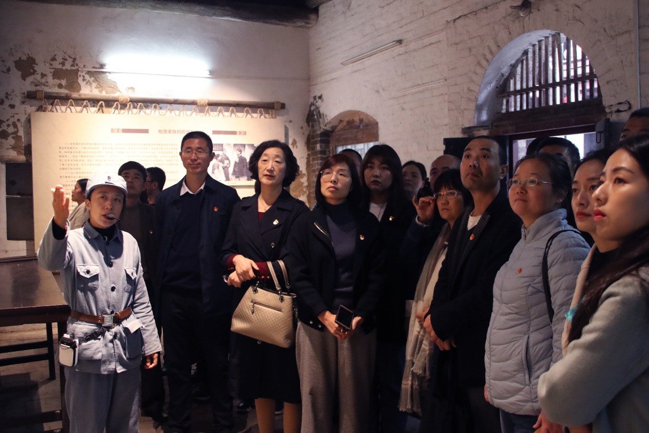 我们教工党员赴豫西抗日纪念馆开展“不忘初心、牢记使命”主题教育活动