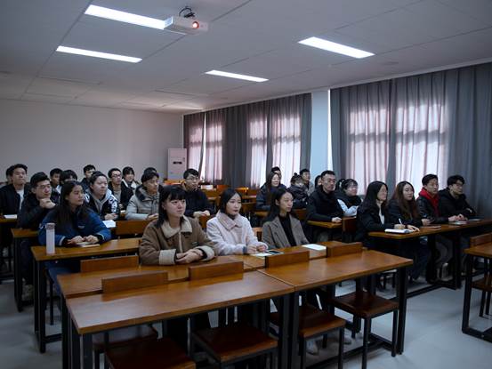 我们召开学生党支部大会