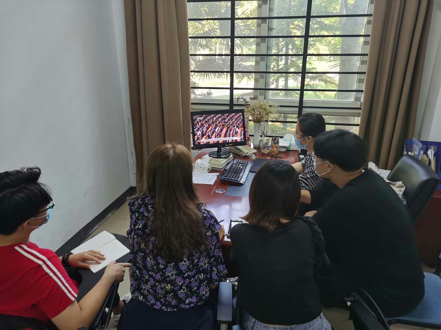 我们召开学习观看全国抗击新冠肺炎疫情表彰大会青年学生代表座谈会 我们召开学习观看全国抗击新冠肺炎疫情表彰大会青年学生代表座谈会