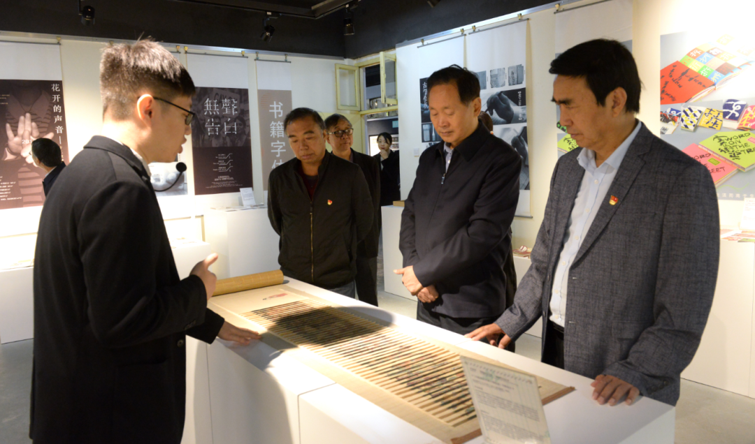 省人大教科文卫委员会朱清孟主任莅临我们调研指导工作